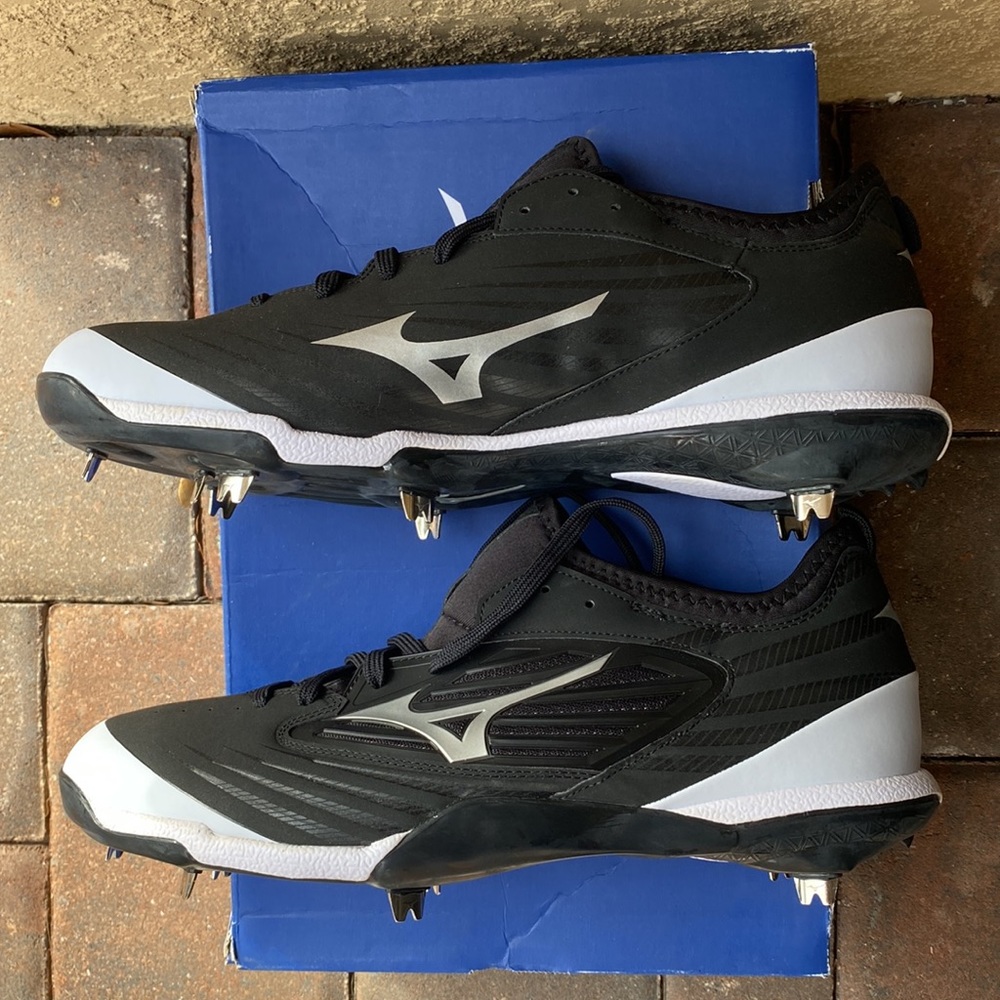 🔥🔥Brand New…Never worn Mens Mizuno EPiq baseball metal cleats - Picture 3 of 6